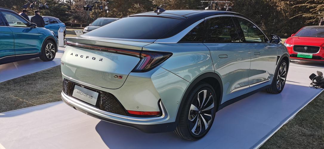 ARCFOX品牌首秀，北汽如何破局新能源？-图1