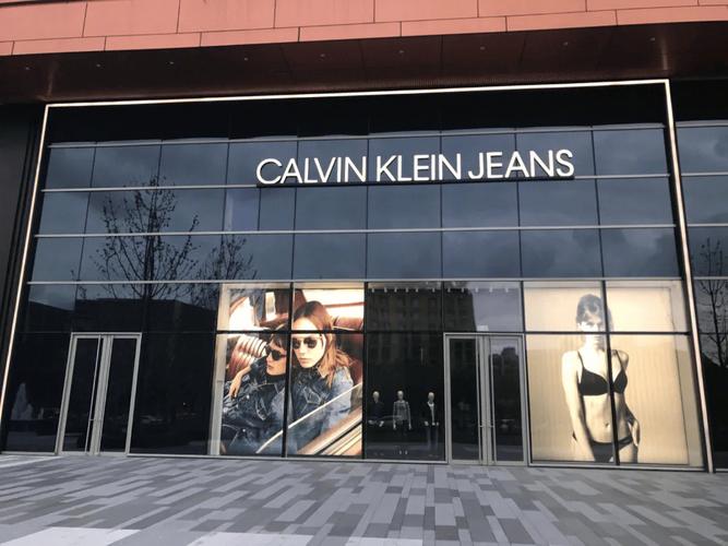 Calvin Klein品牌定位的核心策略是什么？-图2