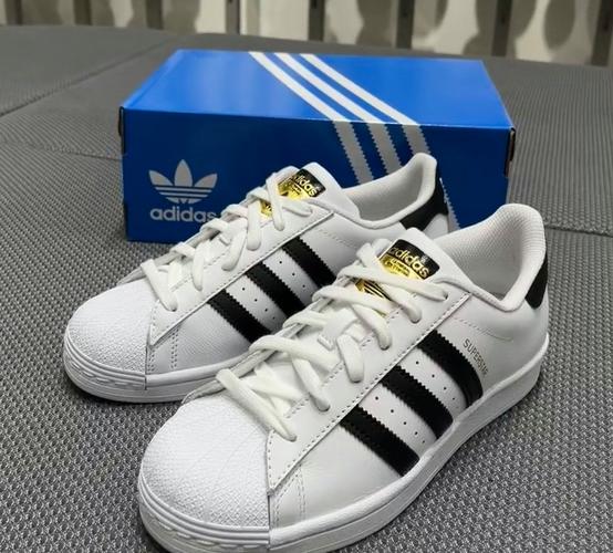 adidas高端品牌有哪些?定位与竞品如何?-图1 adidas高端品牌有哪些?定位与竞品如何?-图1