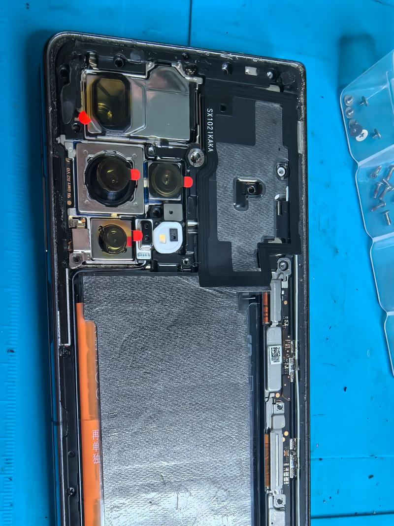 ThinkPad X260换屏教程详细步骤是怎样的?-图2 ThinkPad X260换屏教程详细步骤是怎样的?-图2