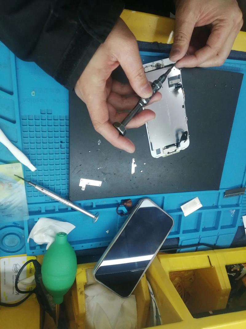 iphone 7换屏教程视频教程-图1 iphone 7换屏教程视频教程-图1