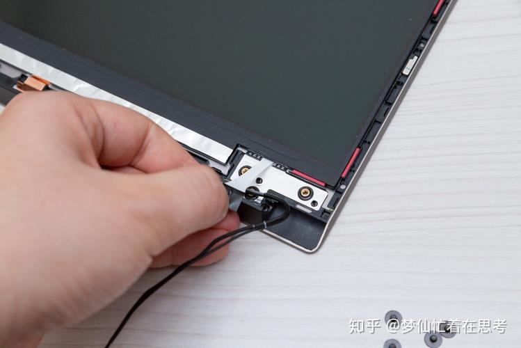 ThinkPad S3拆机教程,关键步骤有哪些?-图1 ThinkPad S3拆机教程,关键步骤有哪些?-图1