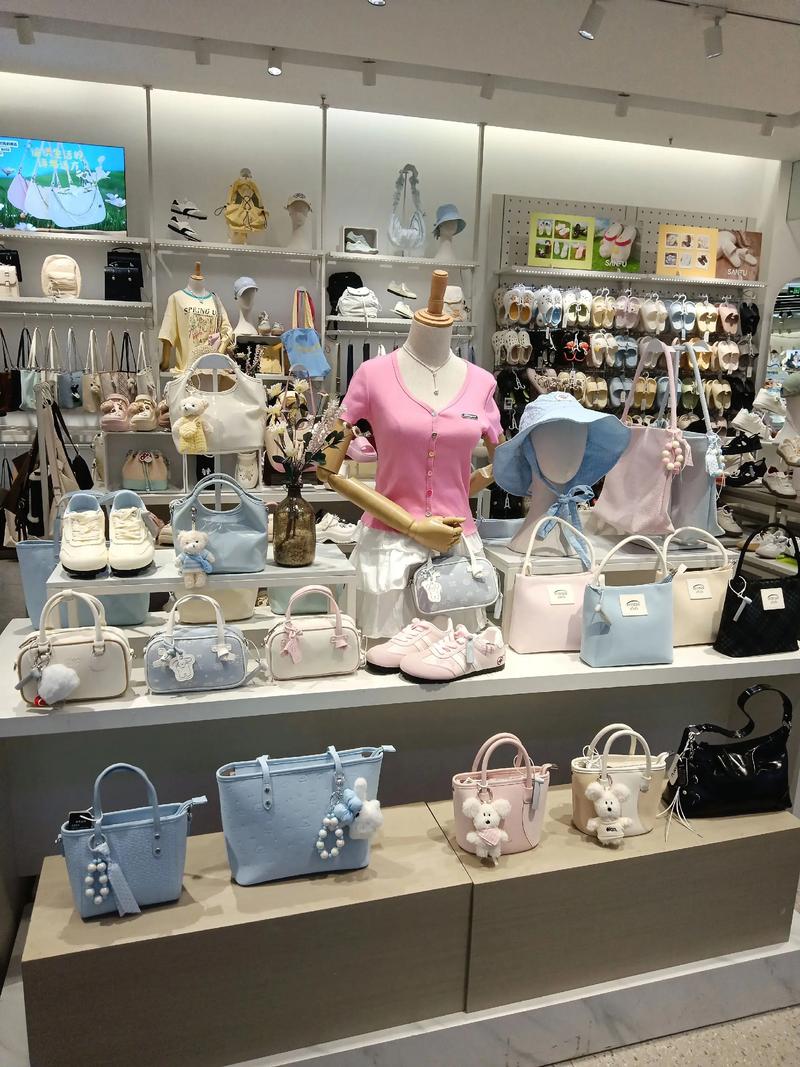 万达里有哪些包包品牌？-图3